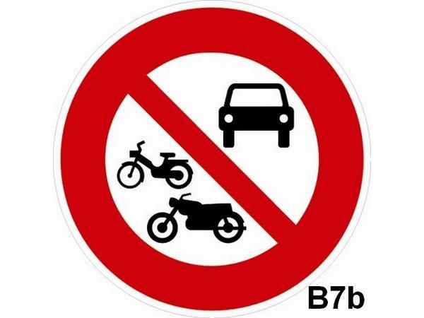 Accès au gymnase interdit aux véhicules motorisés !